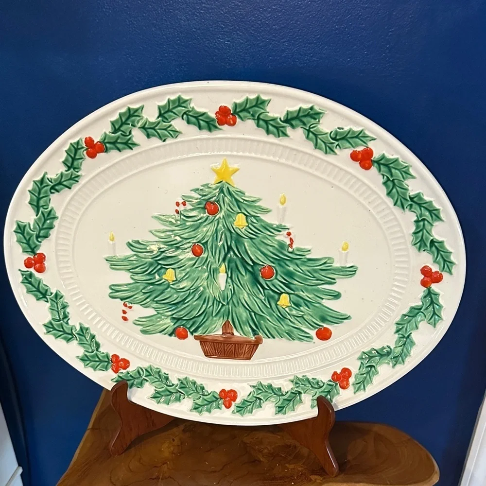 Vintage Japanese Ceramic Christmas Tree Platter with Holly Design 18” x 14” - Picture 1 of 6